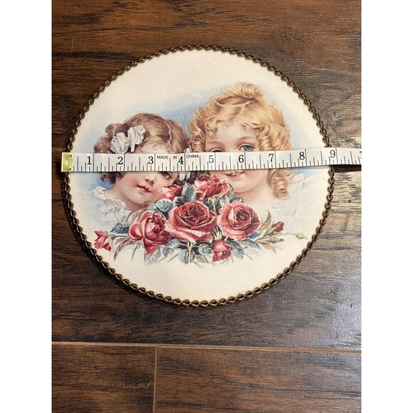 Vintage Victorian Girls w/Roses Flue Cover Round Picture w/Chain Edging Detail - Picture 4 of 5